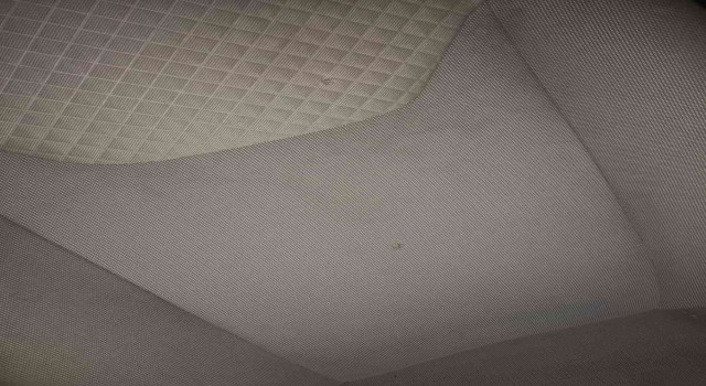 Arabada silahla oynarken arkadaşını vurdu