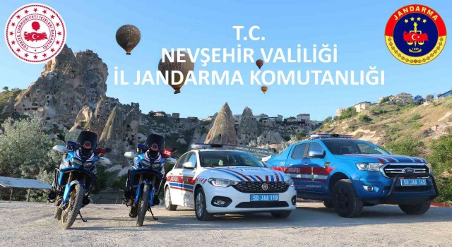 Aranan 2 firari jandarmadan kaçamadı