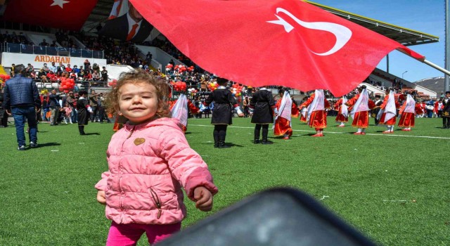 Ardahanda 23 Nisan coşkuyla kutlandı