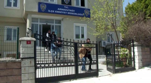 Arnavutköyde pazarlara dadanan yankesici çetesi polis ekiplerince yakalandı
