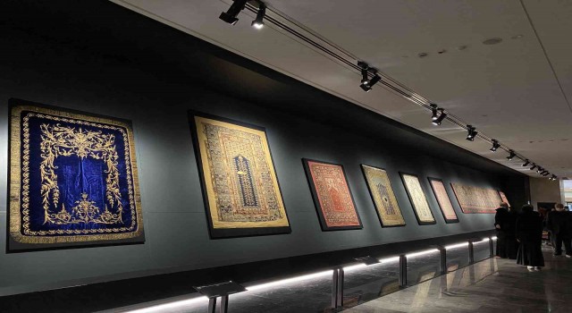 Asırlık seccadeler İslam Medeniyetleri Müzesinde görücüye çıktı