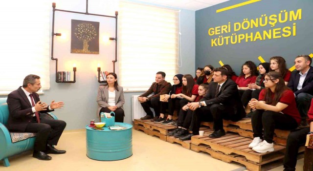 Aslan, lise öğrencileriyle buluştu