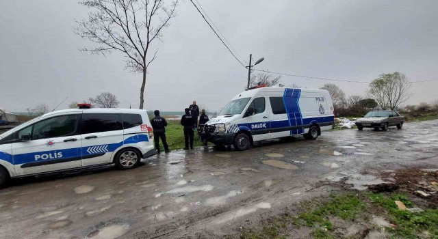Avcılarda gölde çürümüş ceset bulundu