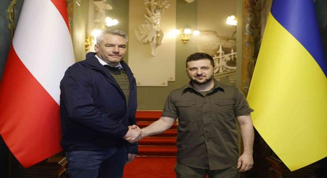 Avusturya Başbakanı Nehammer, yarın Moskovada Putin ile görüşecek