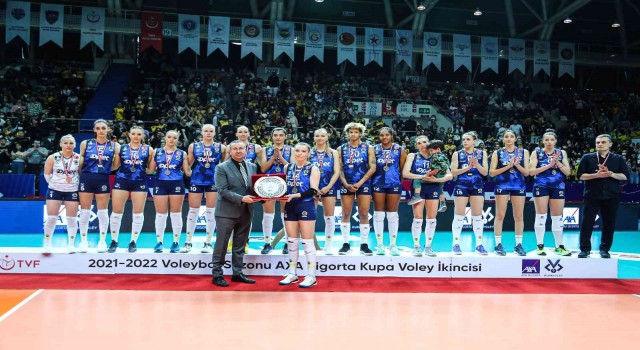 AXA Sigorta Kadınlar Kupa Voleyin şampiyonu VakıfBank