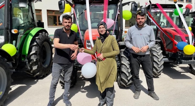 Ayancıkta 11 çiftçiye hibe destekli traktör