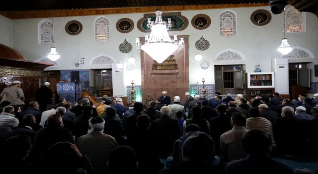 Ayasofya Cami İmam Hatibi Muştuer, İnegölde teravih kıldırdı