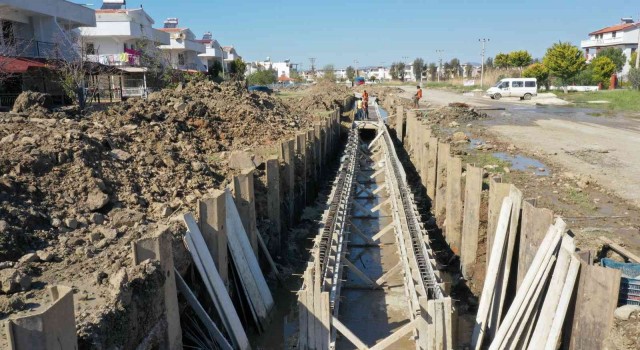 Aydın Büyükşehir Belediyesinin Kuşadasındaki alt yapı çalışması devam ediyor
