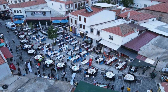 Ayvalık Belediyesinden 1500 kişilik dev iftar