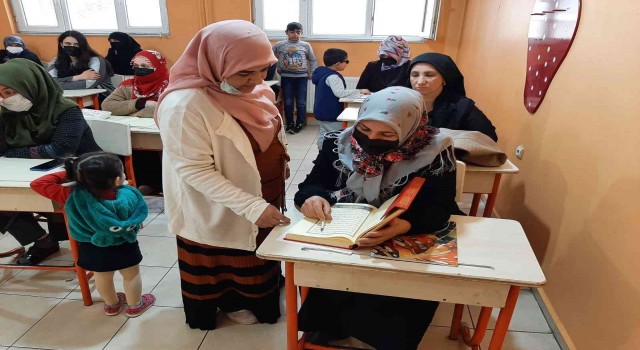 Bağlar Belediyesinden ailelere ‘güzel ahlak temalı eğitim