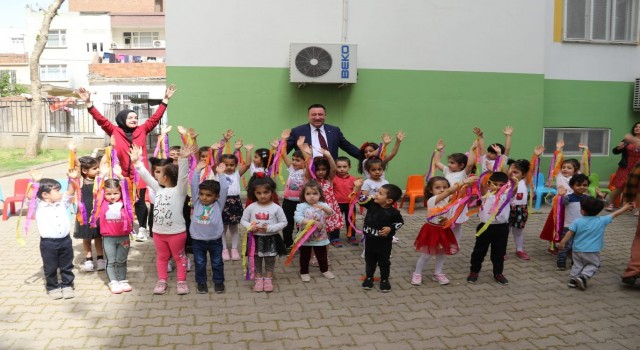 Bağlar Belediyesinden çocuklara eğitim seti