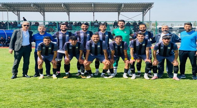 Bağlar Belediyespor şampiyonluk şansını son haftaya taşıdı