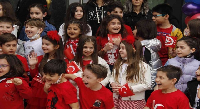 Bahçeşehir Kolejinde 23 Nisan coşkusu
