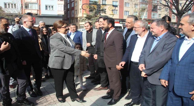 Bakan Derya Yanık Kütahyada