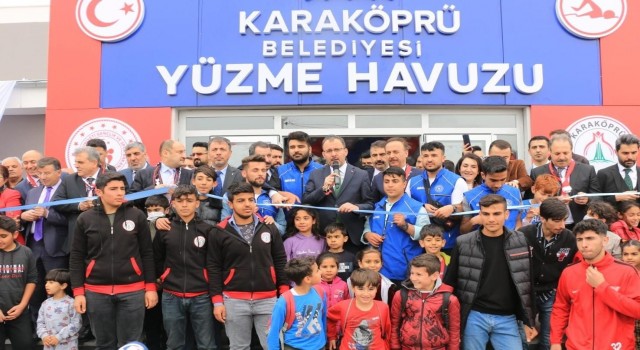 Bakan Kasapoğlu, Şanlıurfada yüzme havuzunun açılışını yaptı