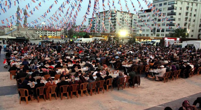 Bakan Kurum: “Cumhurbaşkanımız Recep Tayyip Erdoğanı bir kez daha rekor bir oyla seçeceğiz