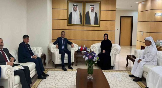 Bakan Özer, Katarlı mevkidaşı Al-Nuaimi ile görüştü