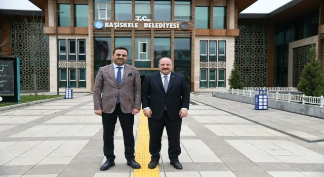 Bakan Varank, projeleri için Başkan Özlüyü tebrik etti