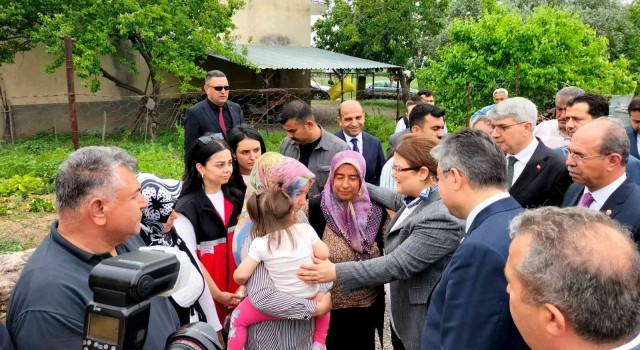 Bakan Yanık, şehit Yusuf Avanın ailesini ziyaret etti