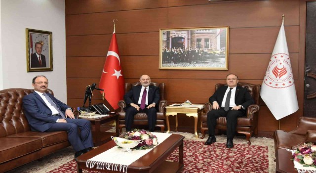 Bakan yardımcısı Alparslan Kavaklıoğlundan Tutulmaza ziyaret