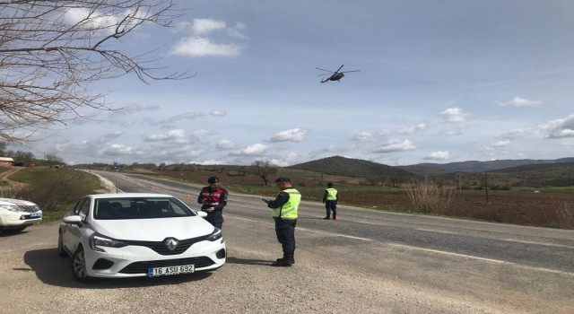 Balıkesirde jandarma trafiği havadan denetledi