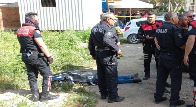 Balıkesirde tarih öğretmeni boş arsada ölü bulundu