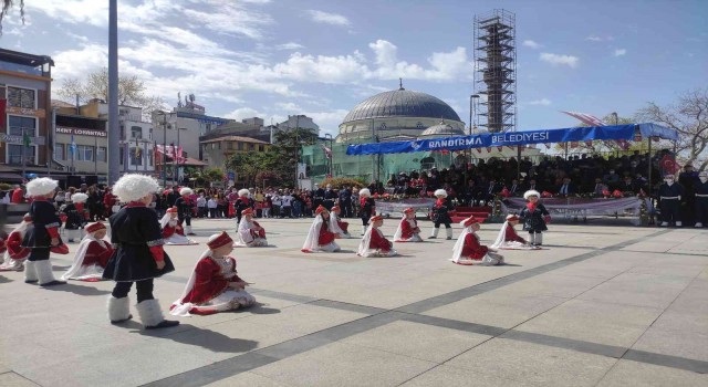 Bandırmada 23 Nisan Kutlaması