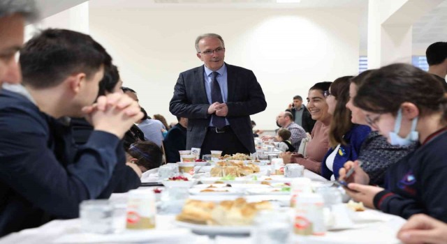 Bartın Üniversitesi ailesi iftarda bir araya geldi