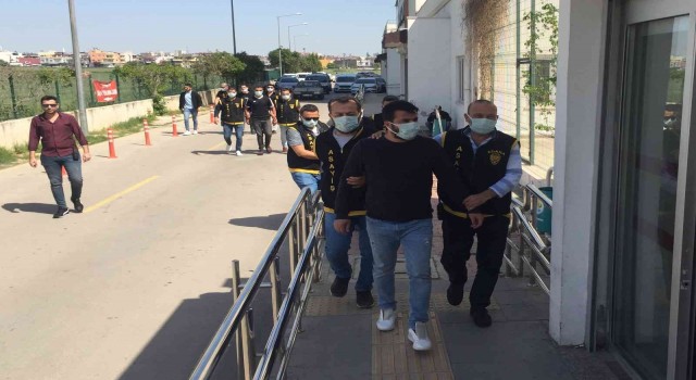 Başkan Akaya Ramazan kolisi için yumurta atmışlar