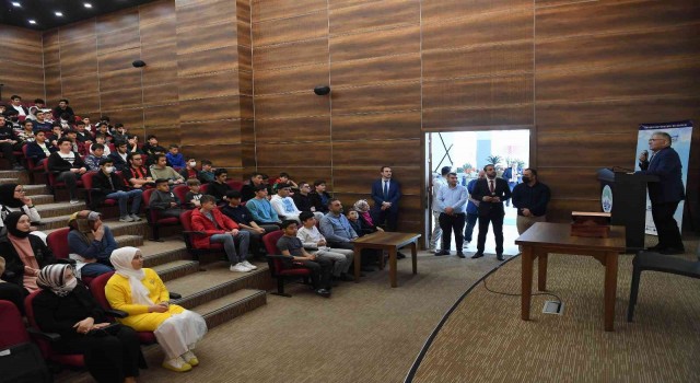 Başkan Büyükkılıç, Gençlik Projesinde öğrencilerle buluştu