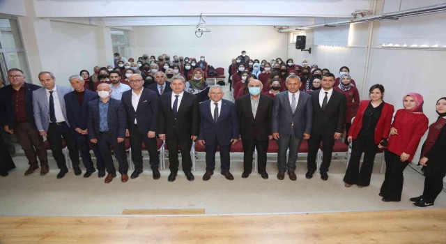 Başkan Büyükkılıç Kariyer Günlerine Bünyanda devam etti