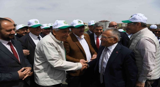 Başkan Büyükkılıç: Üretenin hizmetkarıyız