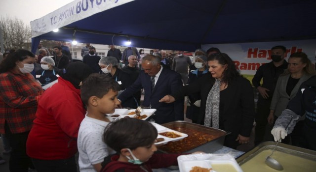 Başkan Çerçioğlu iftar sofrasında vatandaşlarla bir araya geldi
