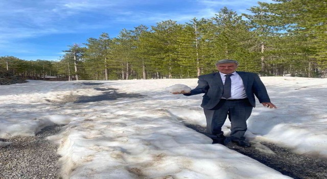 Başkan Ceylan, yayla yollarında incelemelerde bulundu