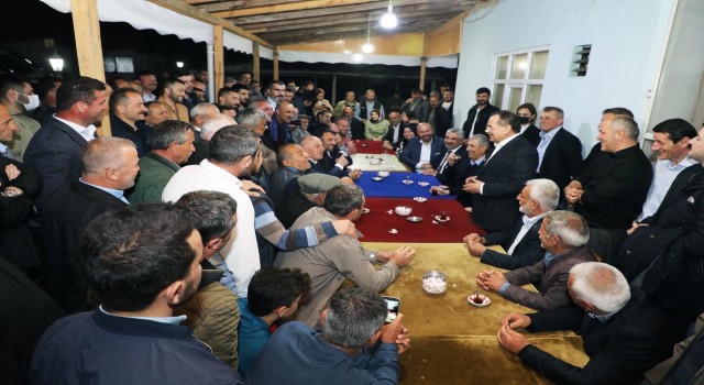 Başkan Demir yatırımları inceledi, vatandaşlarla iftar yaptı
