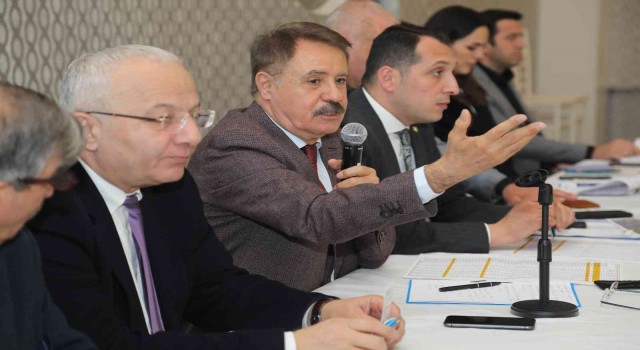Başkan Deveci: “Dayanışmayla bu yükün altından çıkarız”