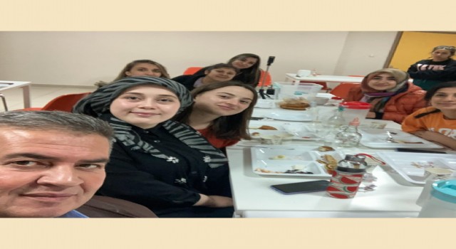 Başkan Erol, sahurda öğrencileri yalnız bırakmadı
