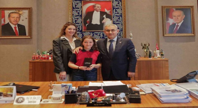 Başkan Işıktan il birincisi Cana tablet
