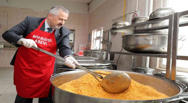 Başkan Kılıç: İhtiyaç sahibi bin kişiye aş dağıtıyoruz