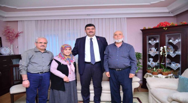 Başkan Oğuz, şehit ailelerinin acılarını paylaştı