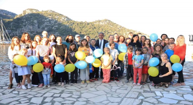 Başkan Oktay Marmarise gelen Ukraynalılarla görüştü