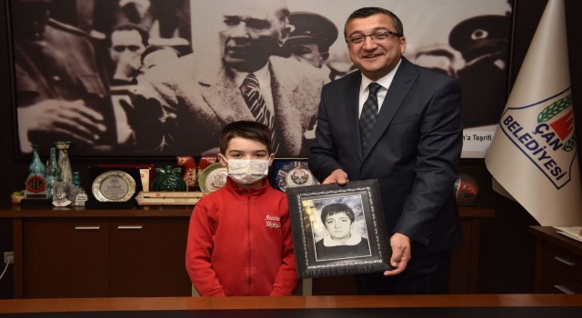 Başkan Öz, koltuğu öğrenciye devretti