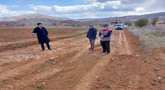 Başkan Özdem yol yapım çalışmalarını yerinde inceledi