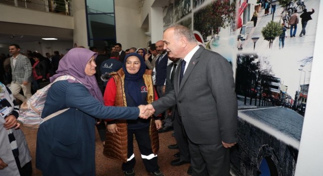 Başkan Özlü, belediye personeliyle bayramlaştı