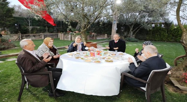 Başkan Şayir, şehit ve gazi aileleriyle iftar programında bir araya geldi