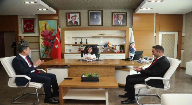 Başkan Şimşek, 23 Nisanda koltuğunu devretti