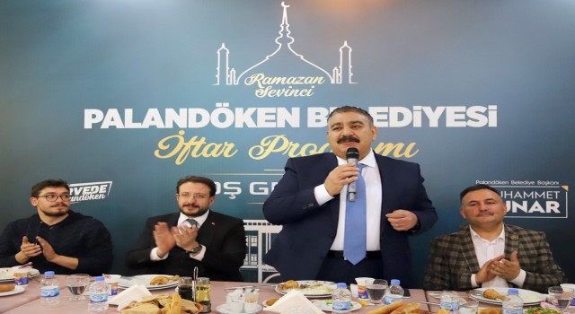 Başkan Sunardan gençlere iftar yemeği