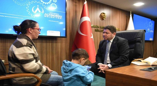 Başkan Tören, halk gününde vatandaşlarla buluştu