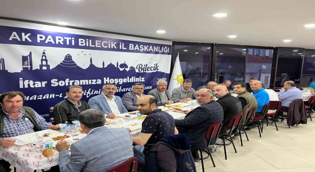 Başkan Yıldırım, iftarı küçük sanayi sitesi esnafıyla, sahuru gençlerle yaptı