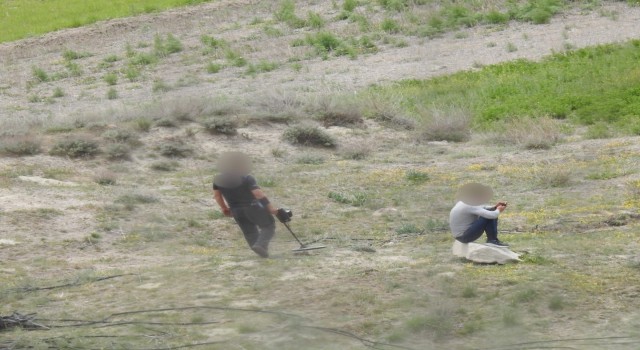 Başkentte iş makinesi ile kaçak kazı yapan şahıslara operasyon: 4 gözaltı